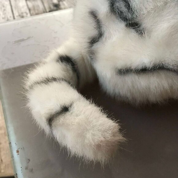 Siegfried & Roy Nevada White Tiger Plush Toy 18" Adorable Furry Friend - Picture 11 of 14